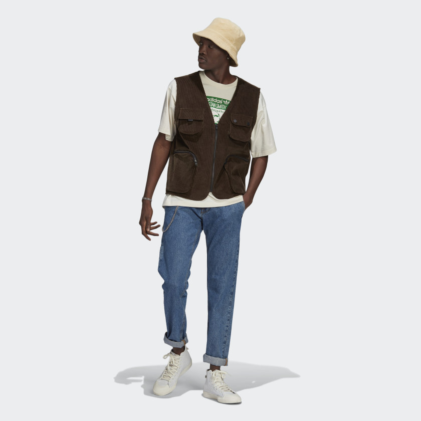 Mune-Kaymaz_E-Com_Stan_Smith_T-Shirt_-_Genderneutral_Weiss_GQ8873_25_outfit